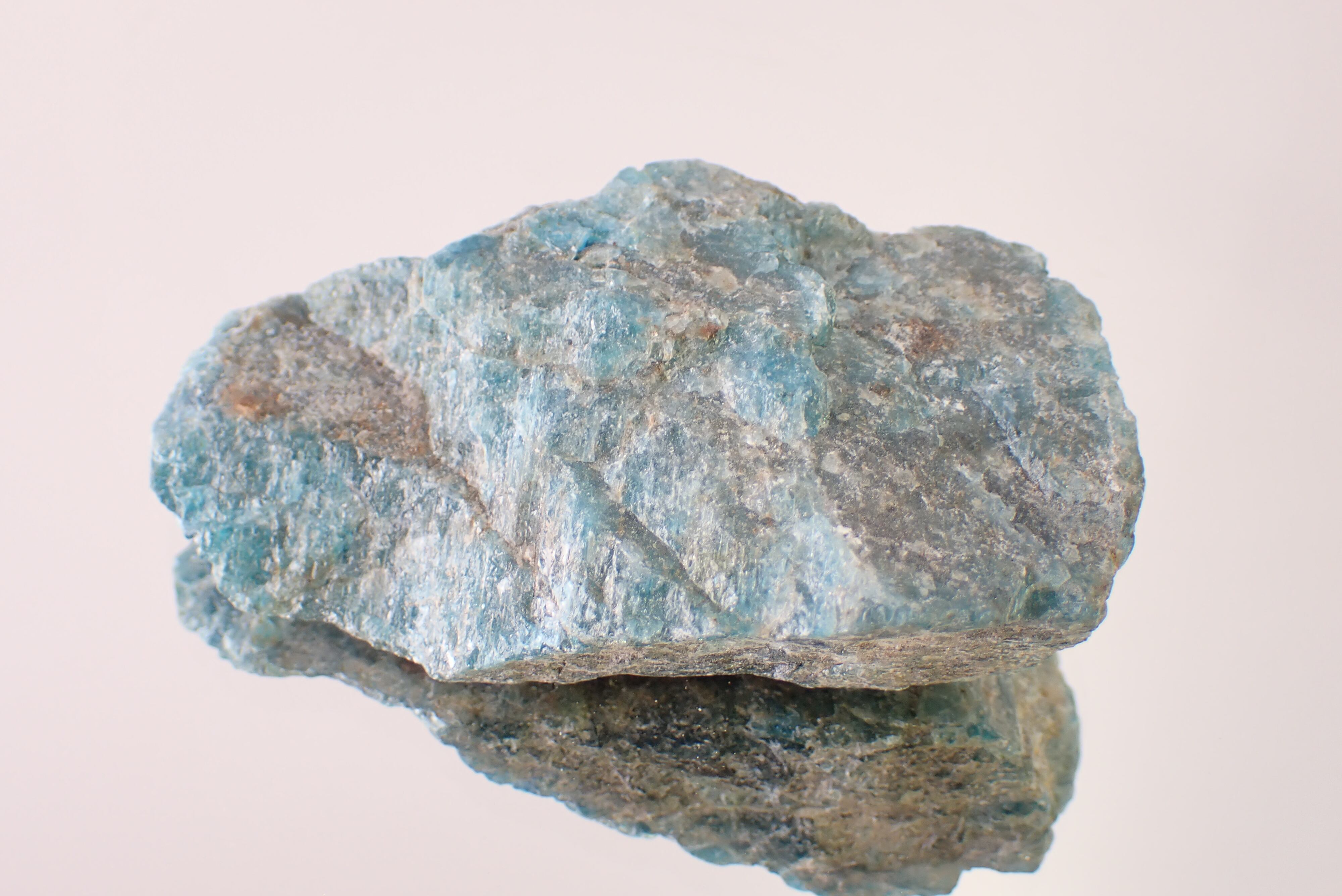 阿波隕石 特価22万円！凸凹穴が少ない高品質「阿波隕石」の美しい原石！（阿波