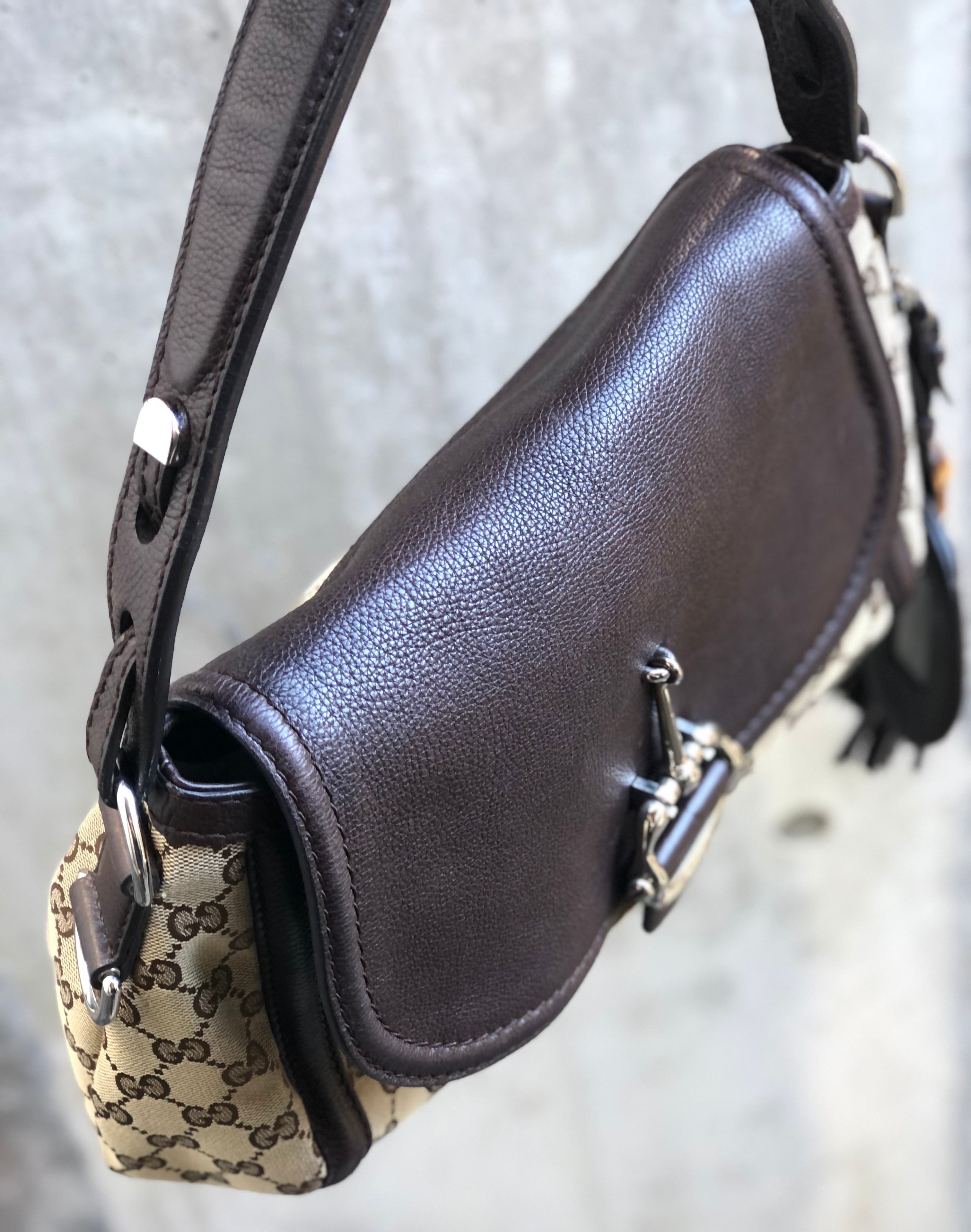 GUCCI GGキャンバス バンブータッセル ショルダーバッグ GUCCI グッチ GGキャンバス バンブータッセル フリンジ セミショルダー