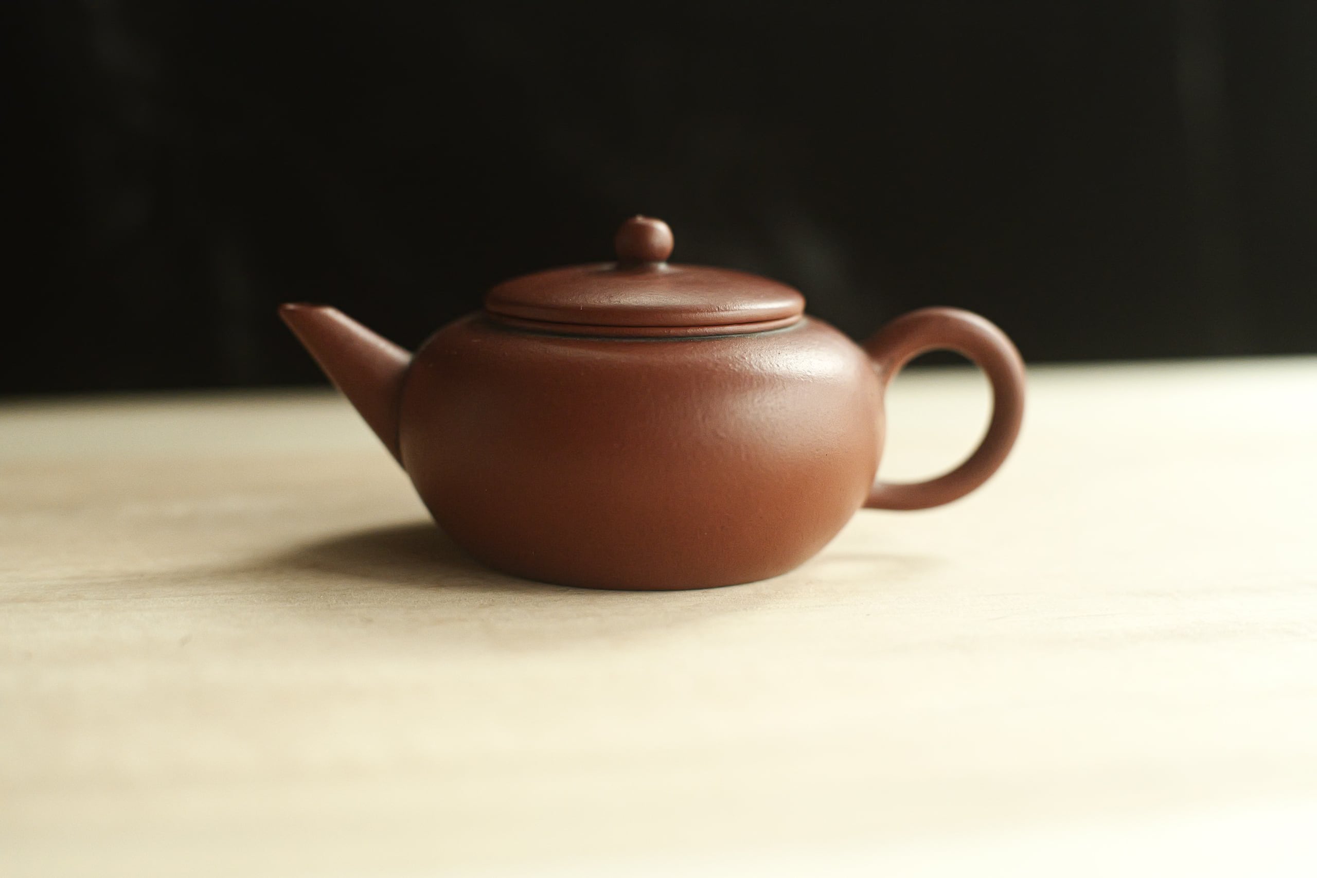 宜興紫砂壺「宮灯」（約100cc)・摹古・小煤窯朱泥 | 北白川糕糰店