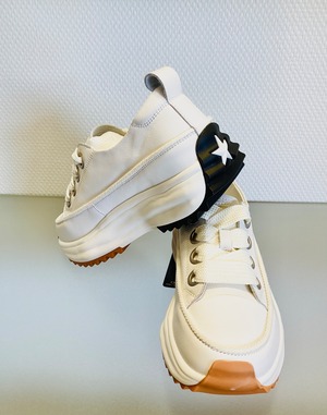 厚底スニーカー