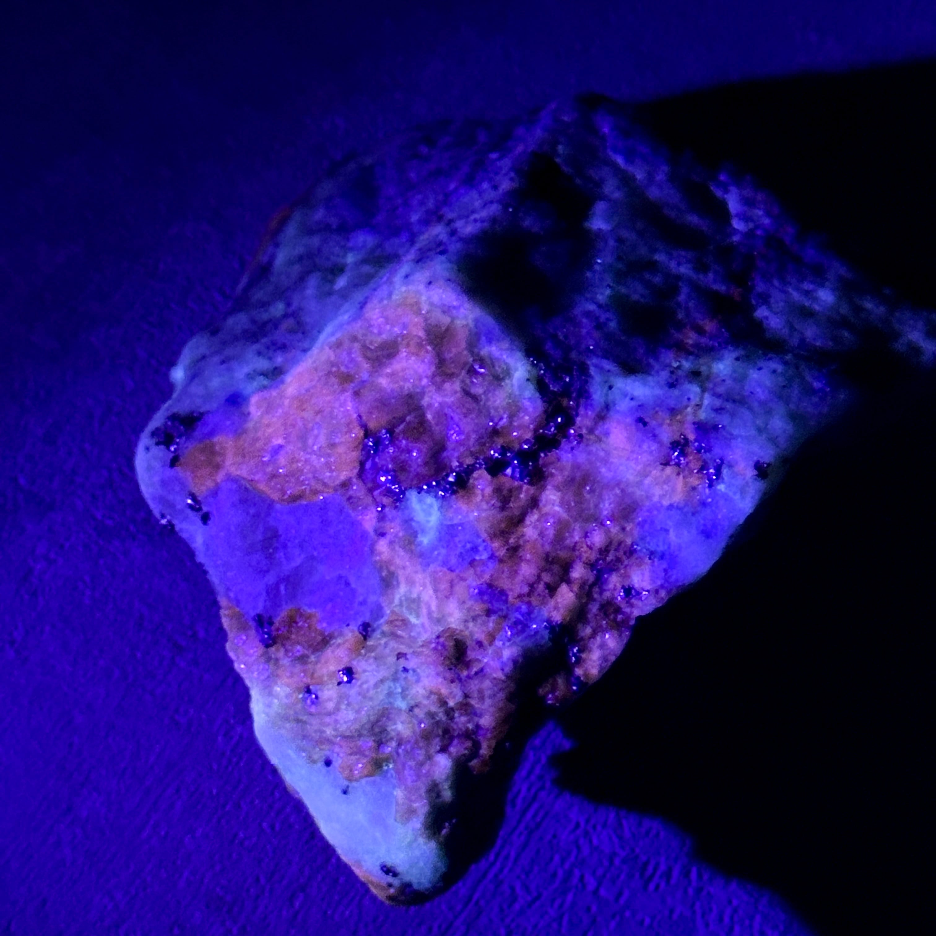 蛍光◎アフガナイト 原石74◇Afghanite◇ 天然石・鉱物
