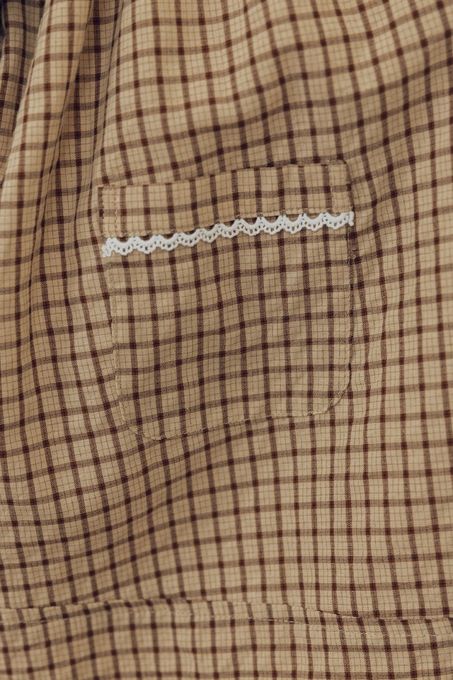 レースラッフル襟ワンピース〈Beige check〉