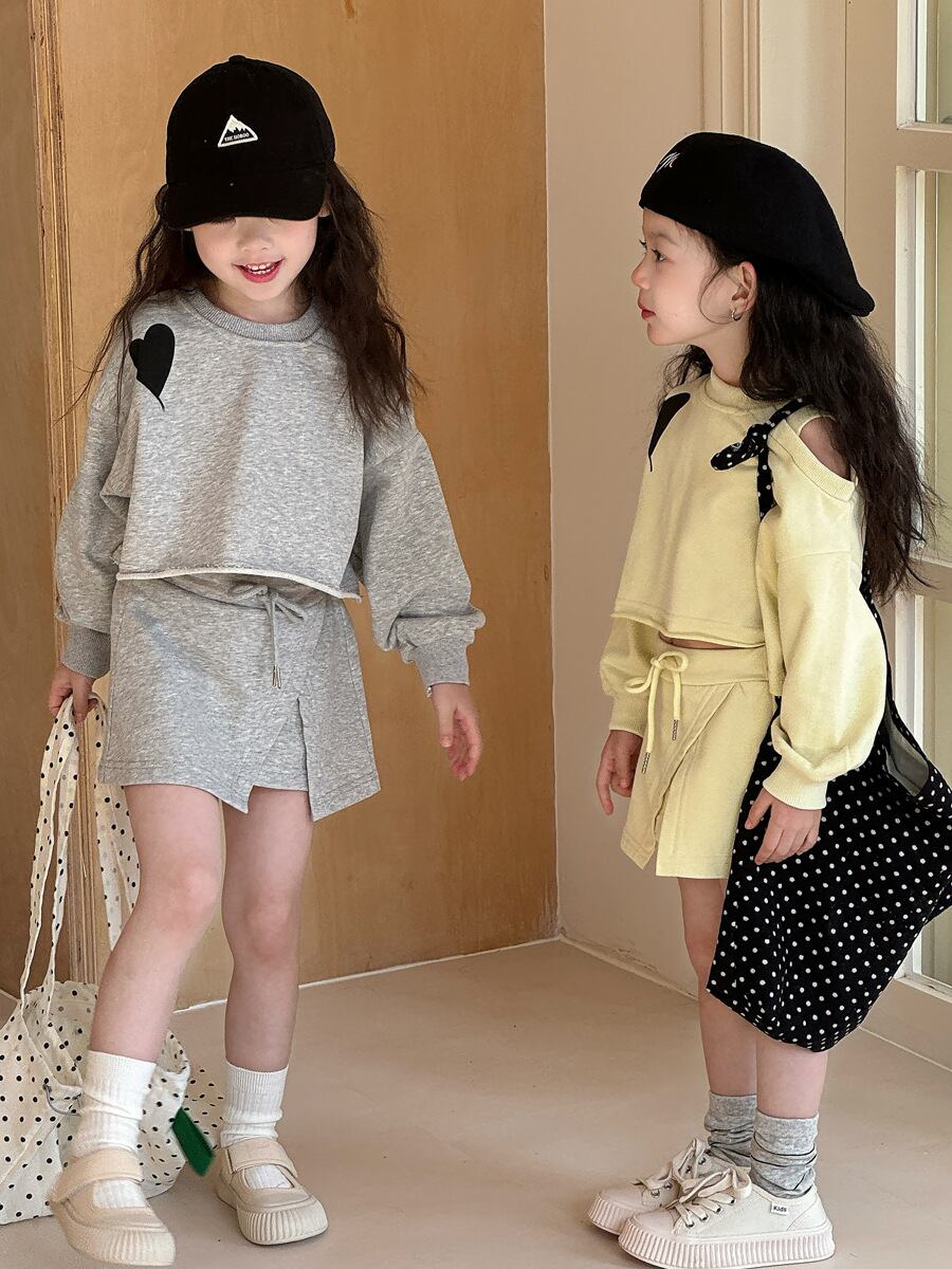 ショート丈ハートトレーナー×インパン付きミニスカート　セットアップ