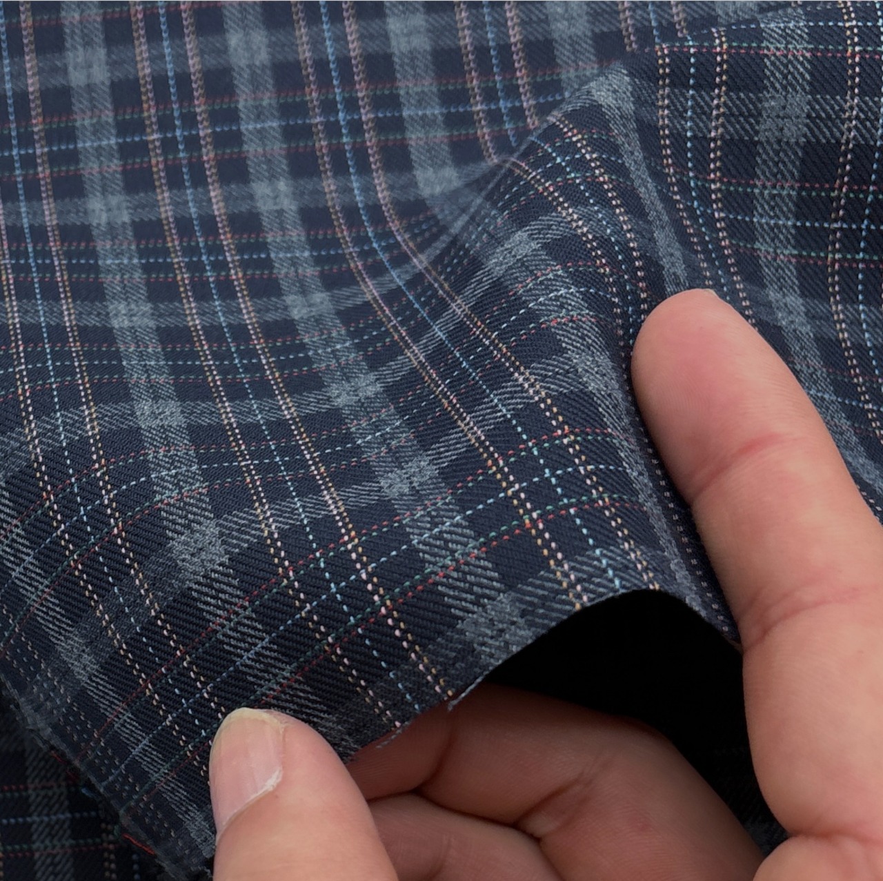 ★TC085◆1.7ｍ◆ポリエステル100%ややコシありツイル生地◆チェック◆ネイビーブラック