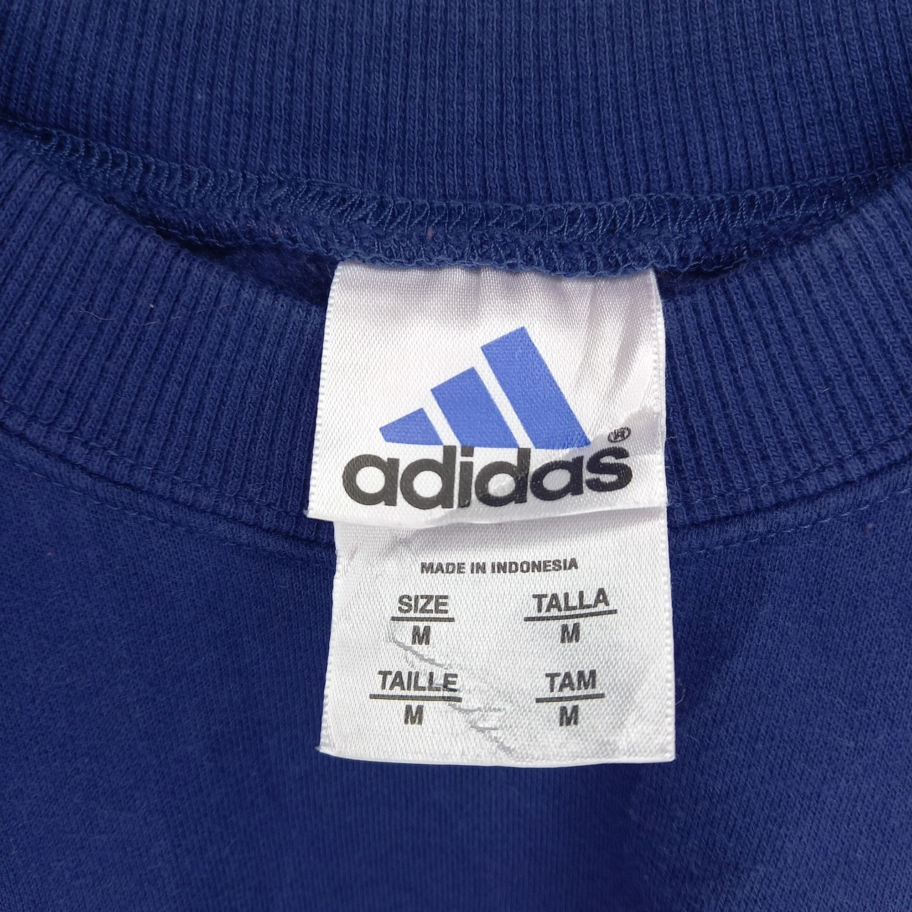 アディダス　クルーネック　プルオーバー　スウェット　トレーナー　刺繍センターロゴ