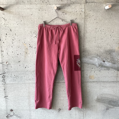 Sweatpants with embroidered patches