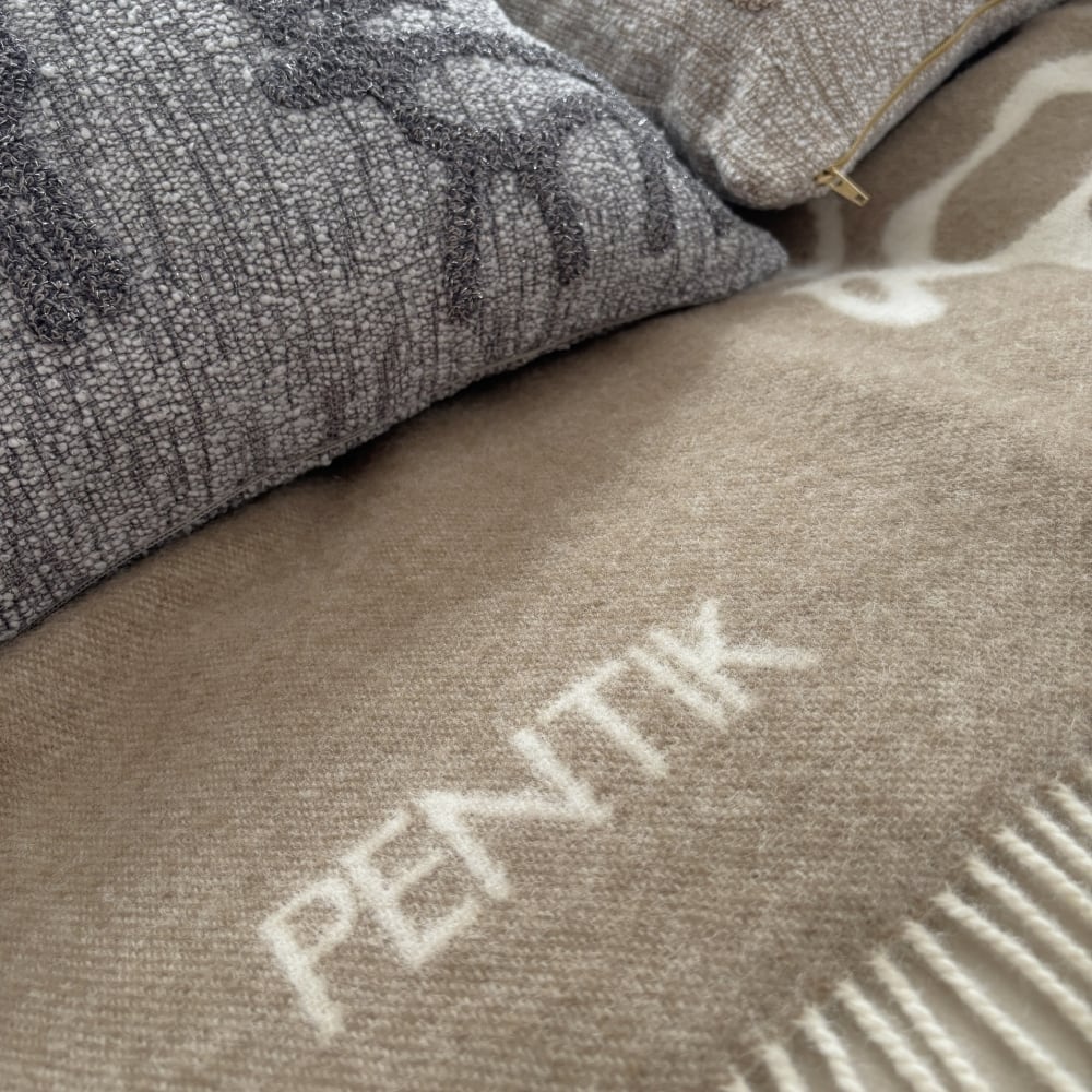 PENTIK】Saaga Blanket（サーガ ブランケット） ブラウン 130x170 cm