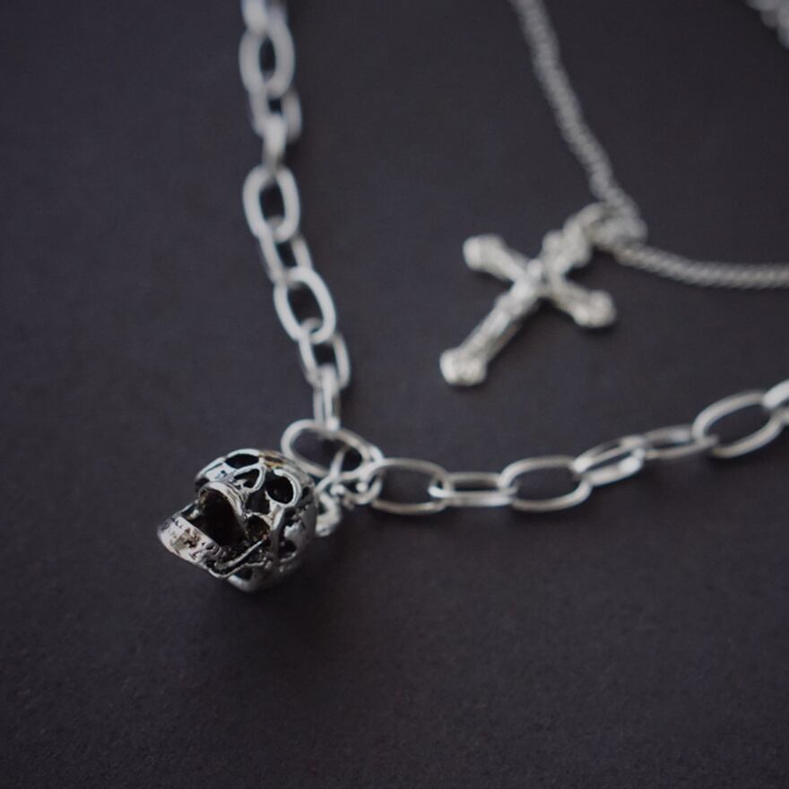 ＲＯＥＮクロスのスカル四連レイヤードネックレス roen ロエン ネックレス ペンダント メンズ レディース ペア
