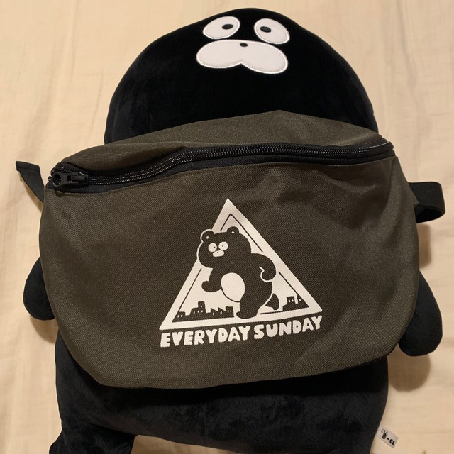 △ロゴボディバッグ