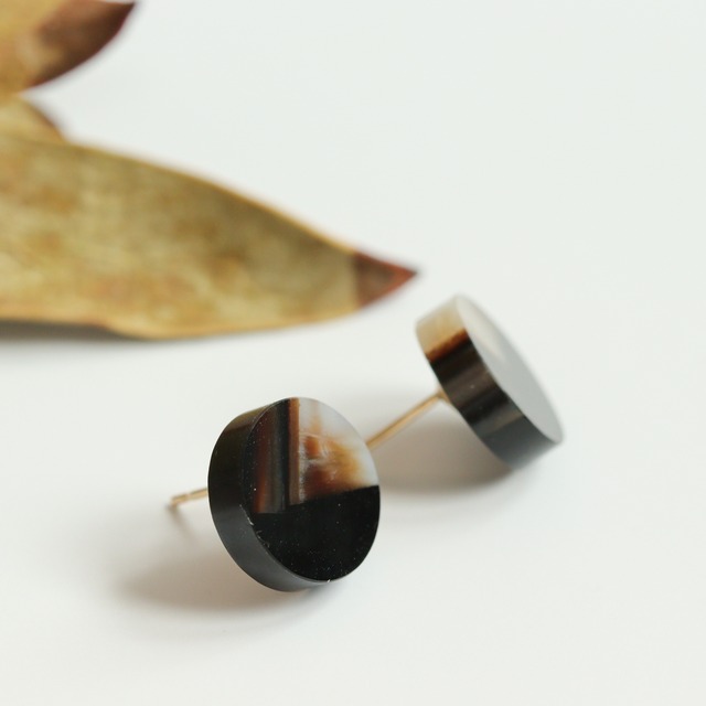 K14｜Terra｜オニキス・モノトーンブラックのスタッドピアス