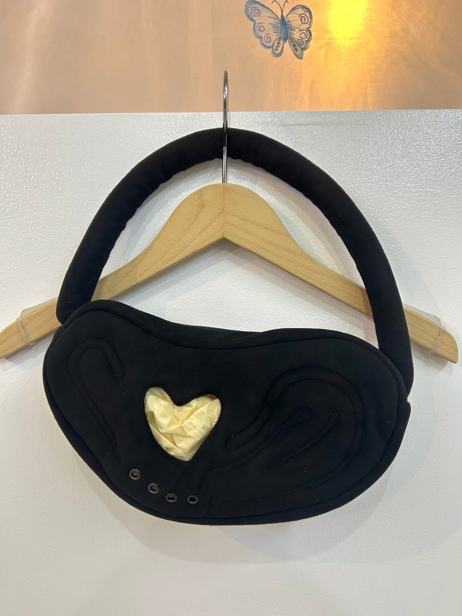 Ans Dotsloevner heart in his ear mini bag / black