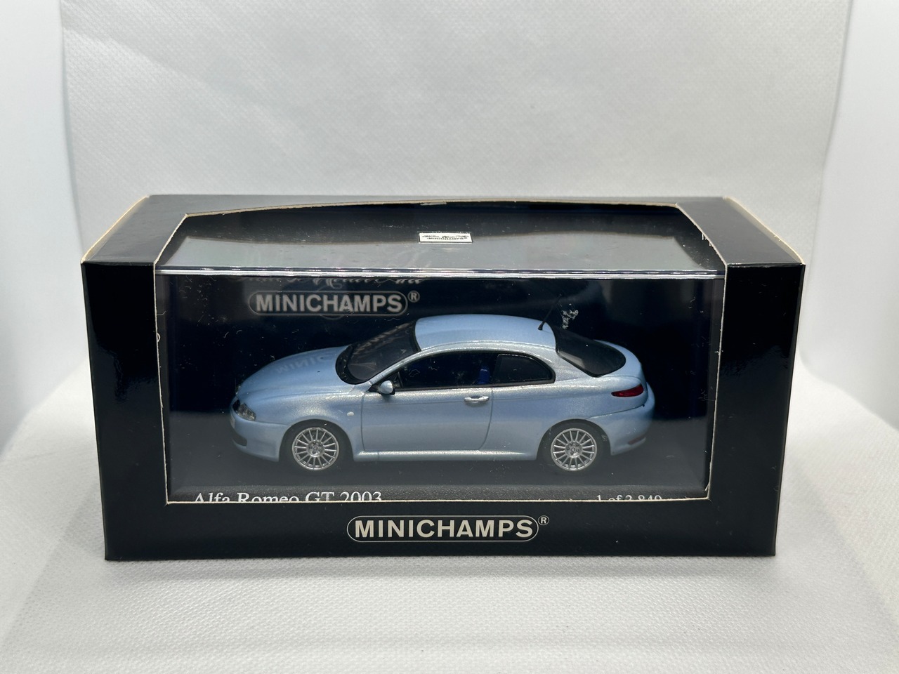 【ミニチャンプス】1/43 アルファロメオ GT 2003 (ブルーメタリック)　買取品