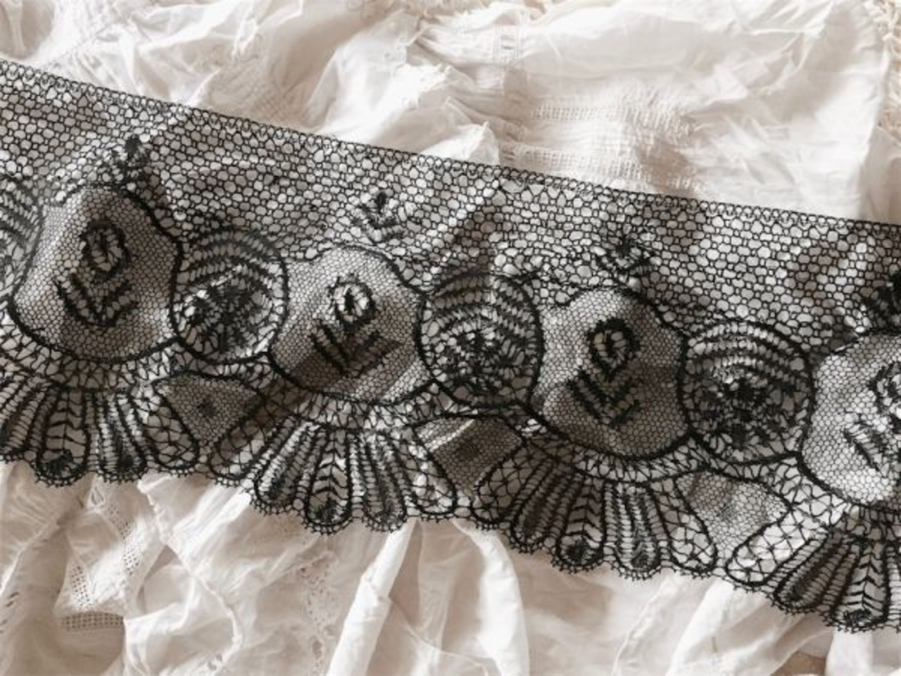 19世紀 France 200x23c 闇夜の花々 絹 ブラックピュイレース