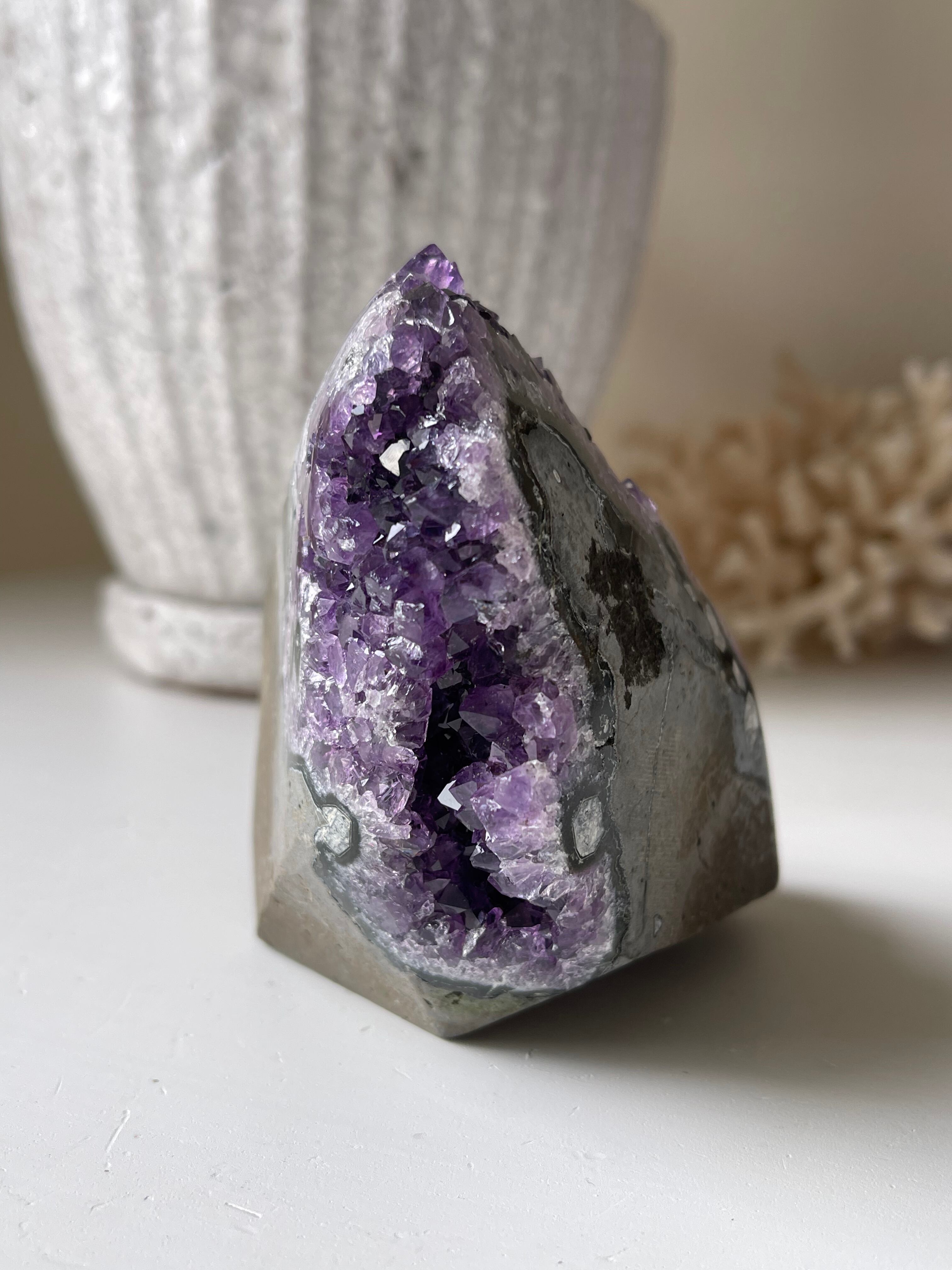 ウルグアイ産　アメシストドーム/ Uruguay Amethyst dome