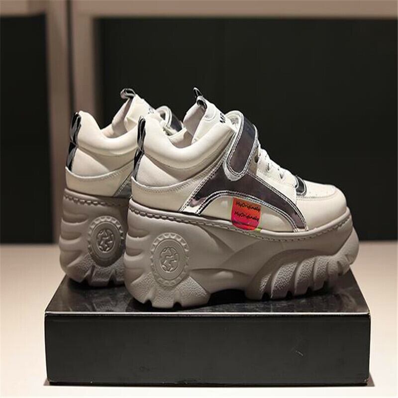 【新作】【送料無料】 レザープラットフォームブーツ2020秋新しいショートブーツベルト付きバックルストラップ滑り止めカジュアルシューズ女性 靴 オータム 秋物 ハーネス 10b341186429643