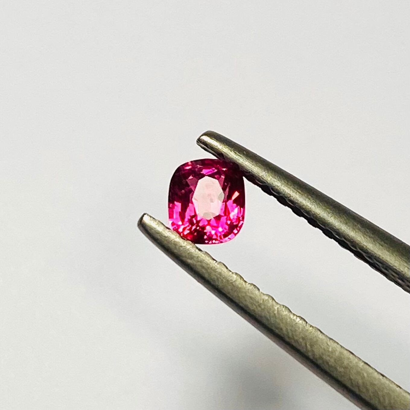 ミャンマーモゴック産希少レッドスピネル1