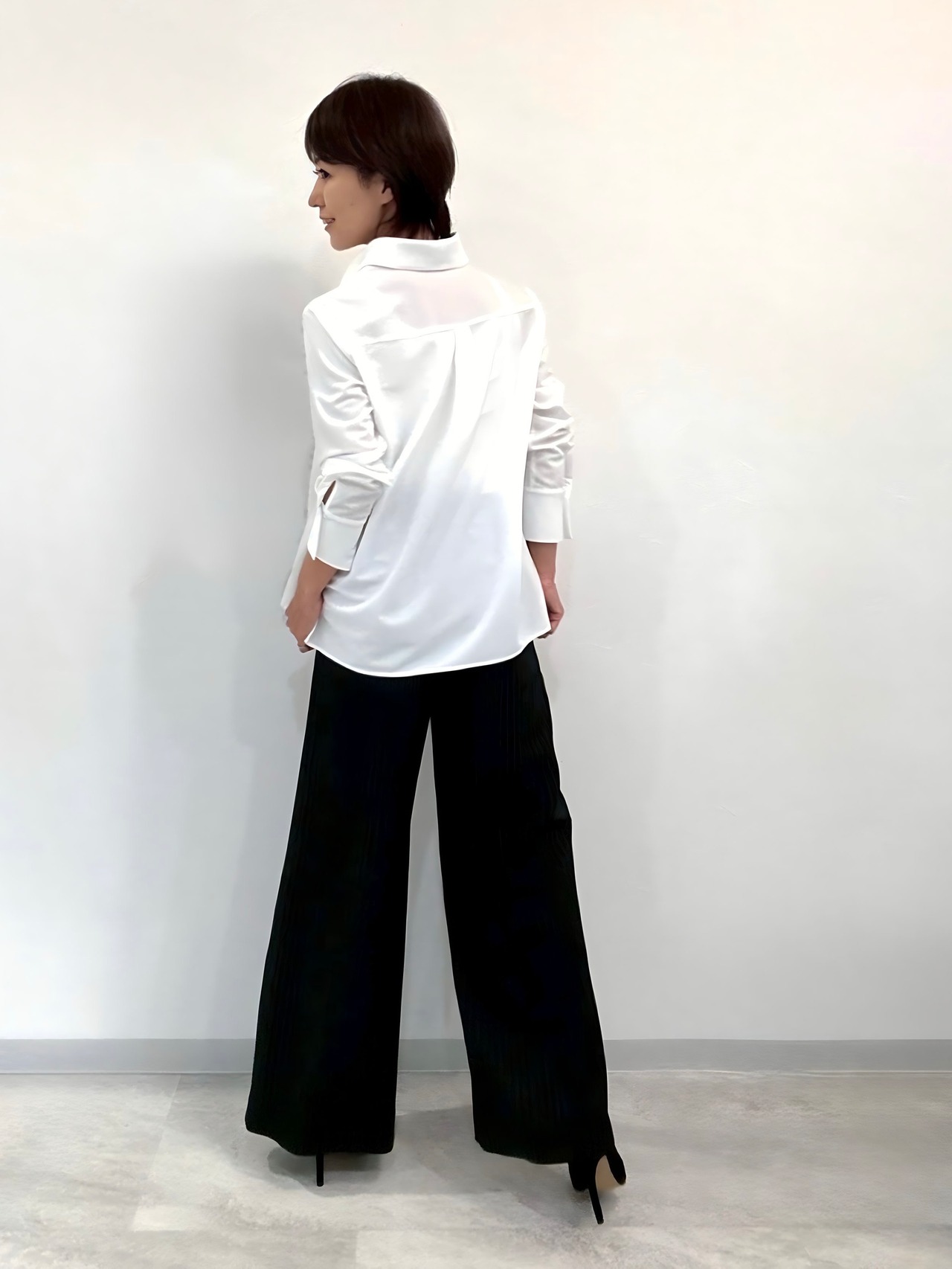 ボウタイ付ブラウス