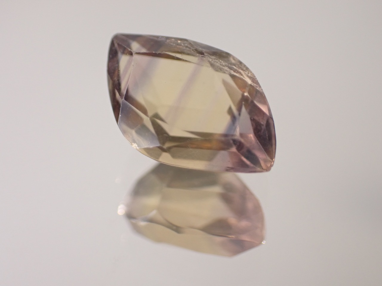 バイカラーフローライト　4.10ct　 [C13‐774]