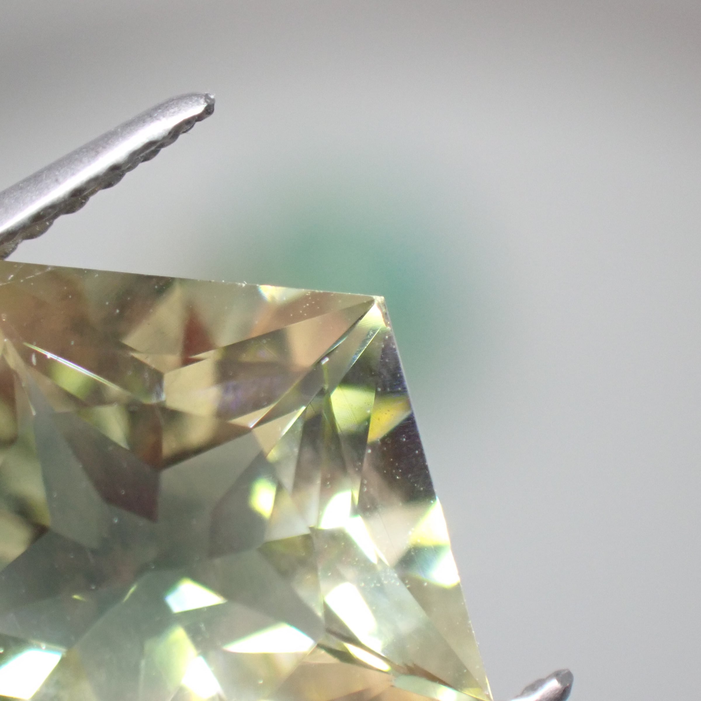 天然イオライトサンストーン】4.63cts ルース 宝石 | jfenzi.ro