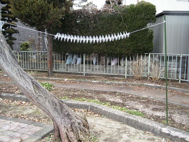 カラスなぜ逃げる? 強力タイプ 撃退率95％以上 カラス撃退 カラス対策 カラスよけ カラス除け からす 対策 グッズ 烏 からす カラス 忌避 駆除 車 鳥 糞 よけ カラス 撃退グッズ ゴミ置き場 鳥よけ ゴミ カラスよけ カラス 撃退 ベランダ ボックス