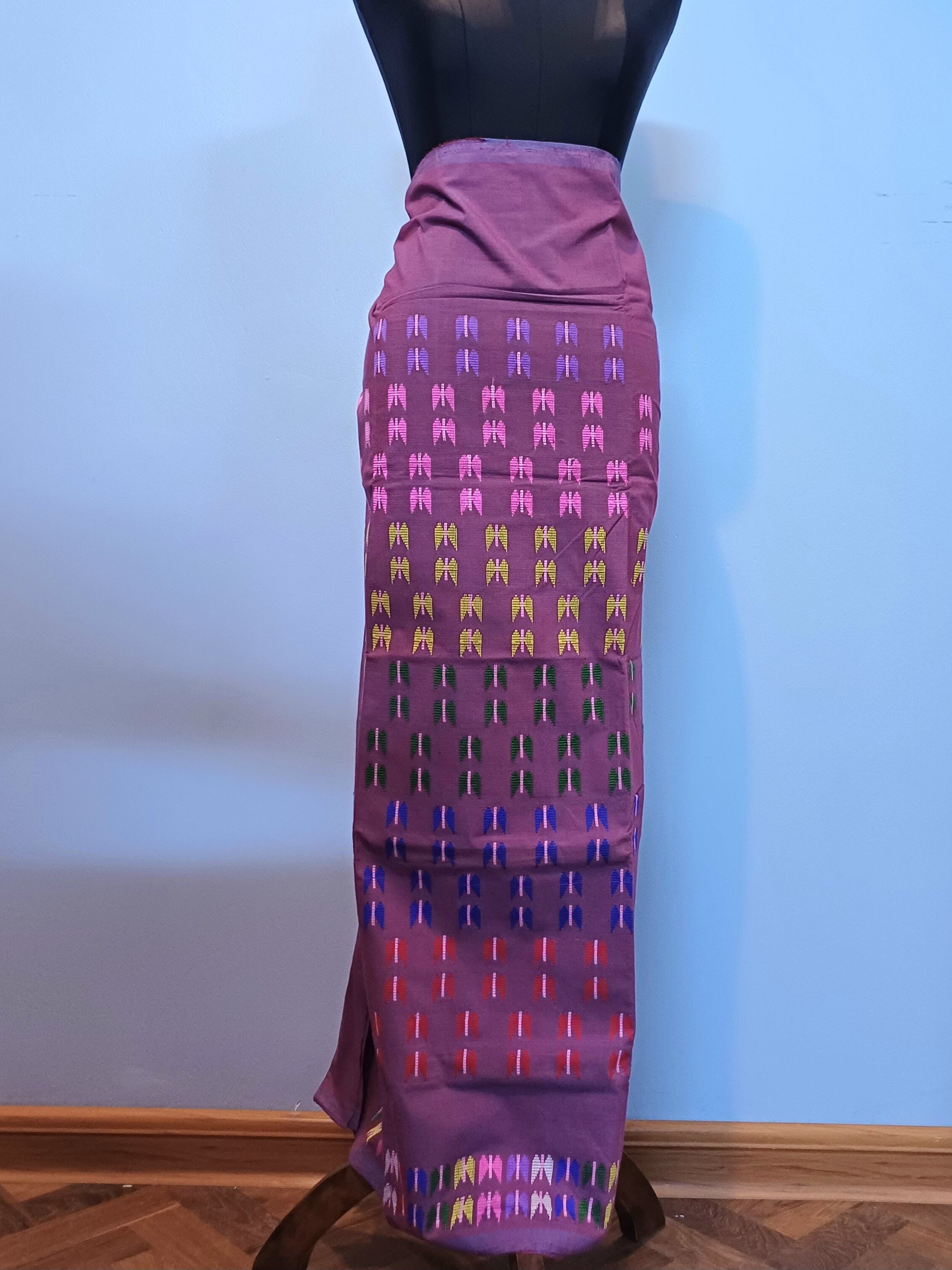 ミャンマー民族伝統布】カチン族・カラフルな蝶柄セットアップ(Kachin