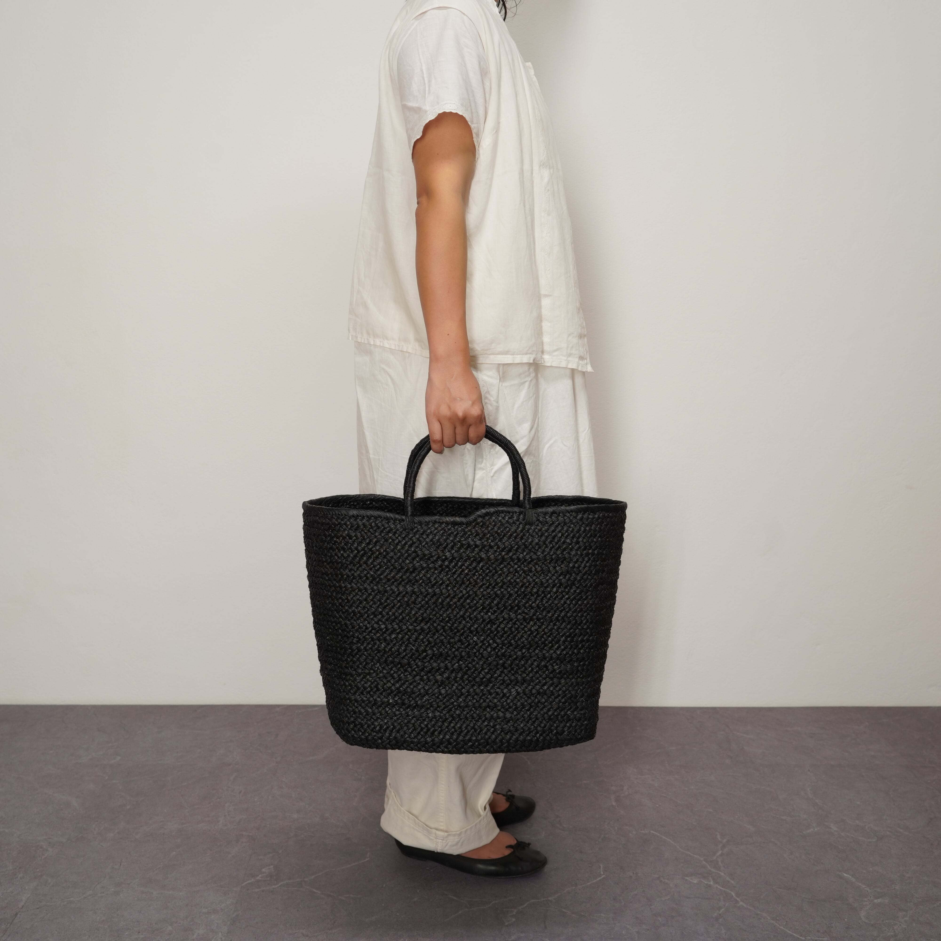 Marche Bag (L) - Black | AMPIANA