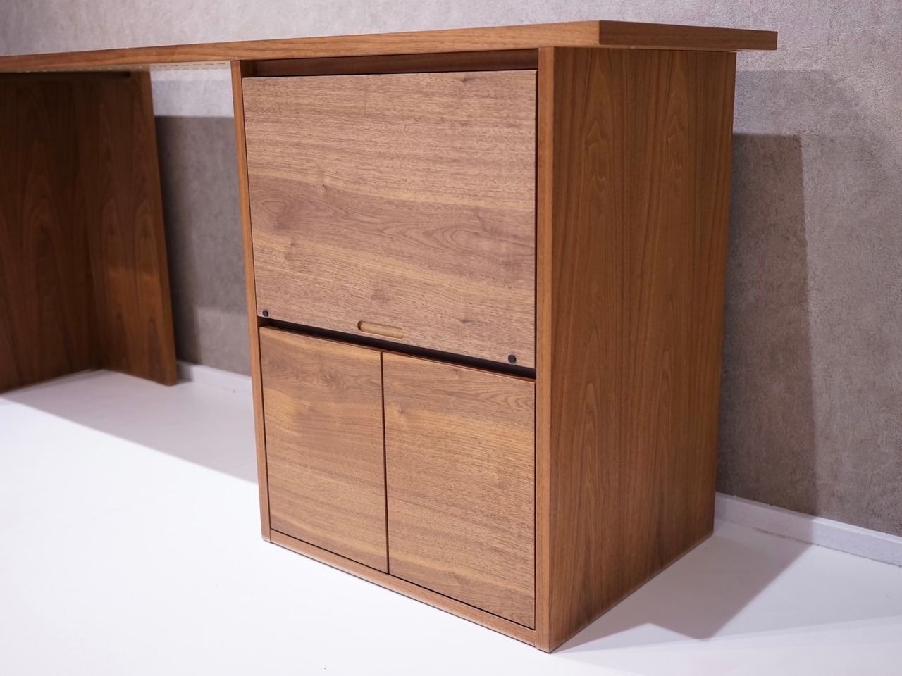 ACTUS MEZZO 2 130 ウォールナット デスク らしい モデルルーム ① 