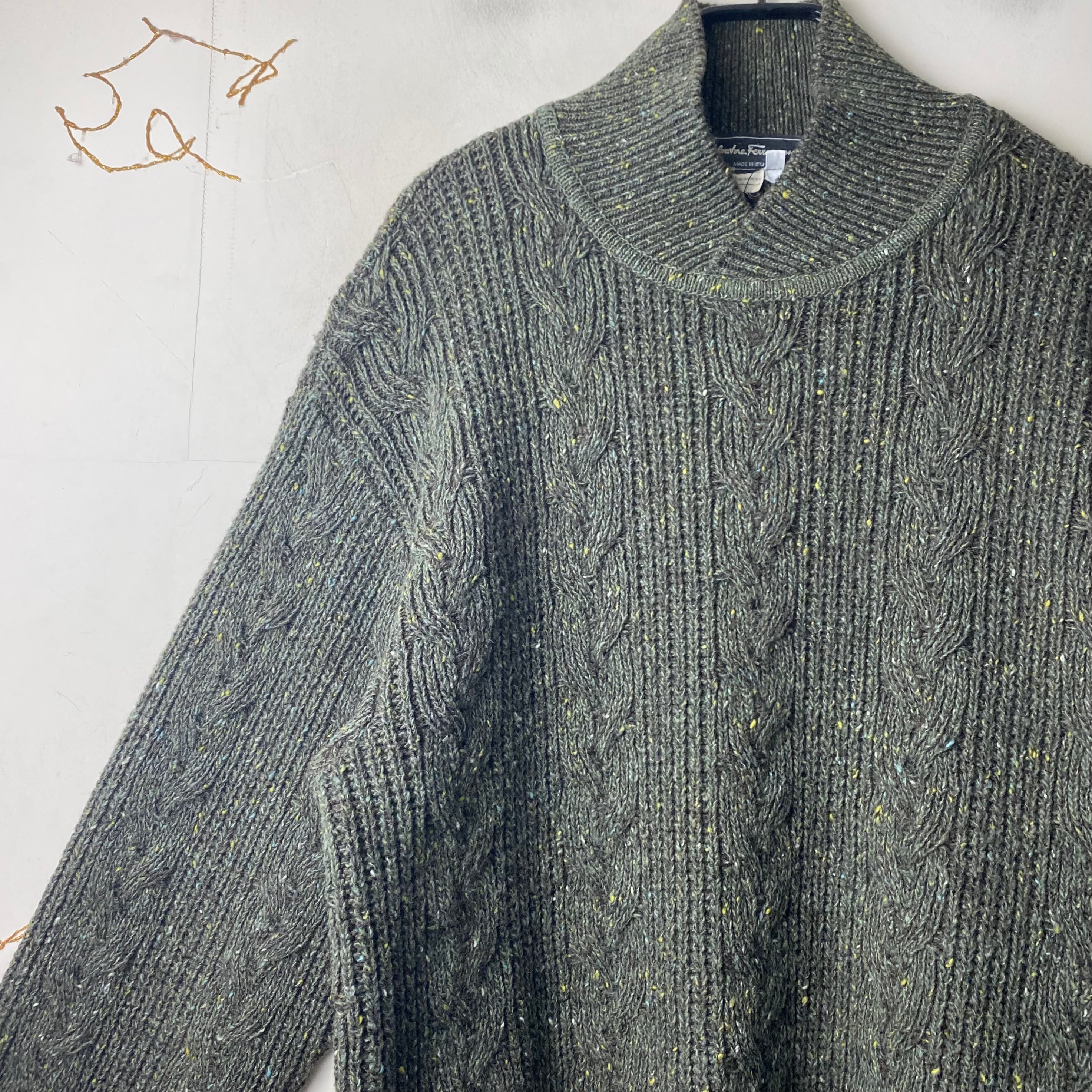 Salvatore Ferragamo☆フェラガモ　ヴァラ☆ウール100 ニット FERRAGAMO（フェラガモ） サルヴァトーレ ニット セーター ライト