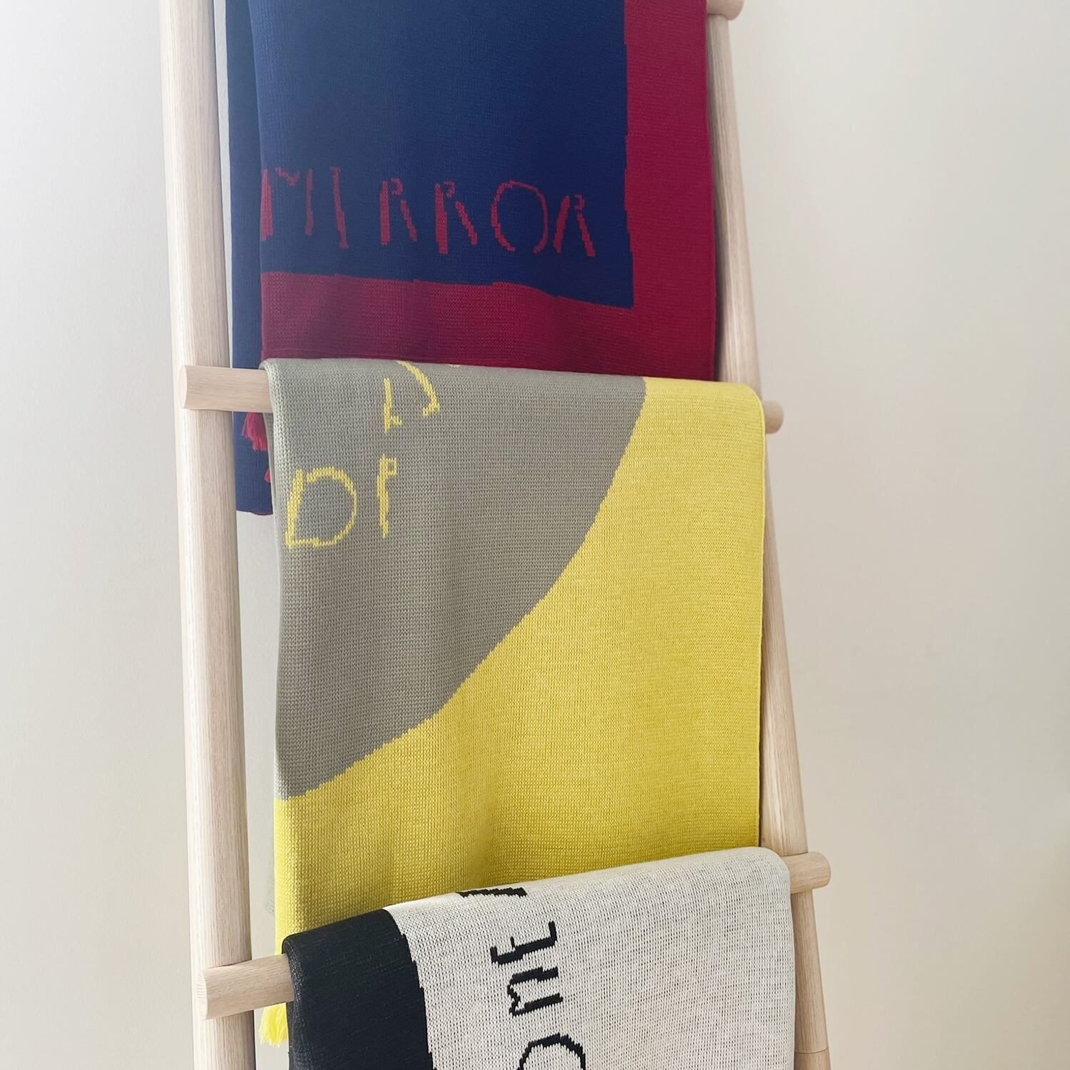 Kazuki Kamamura】鎌村和貴 KNIT BLANKET SOMETHING ニットショール