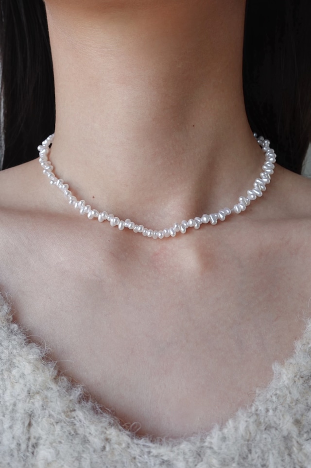 pearl choker necklace