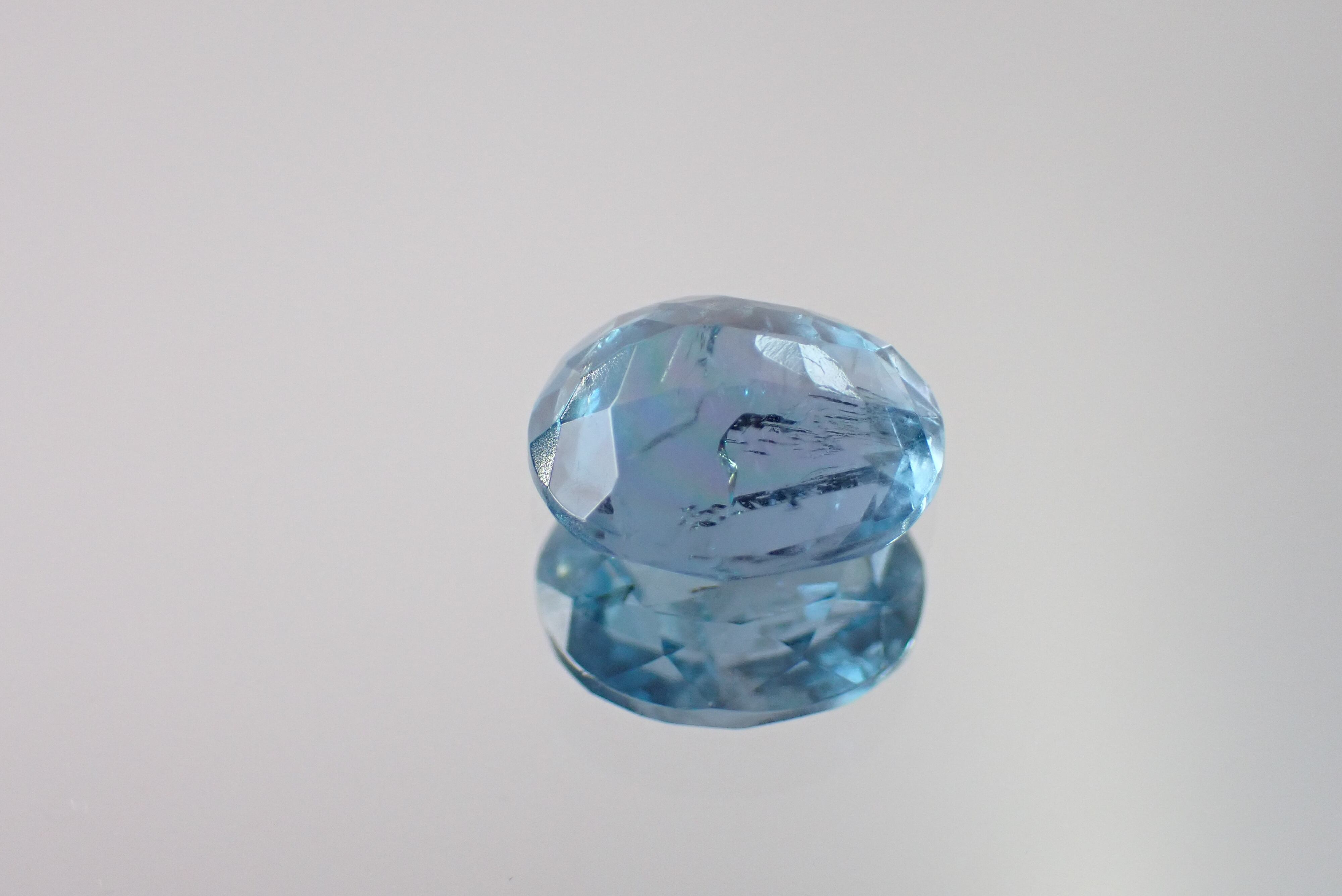 クラックロンドンブルートパーズ 4.25ct [C3‐15] | differencee