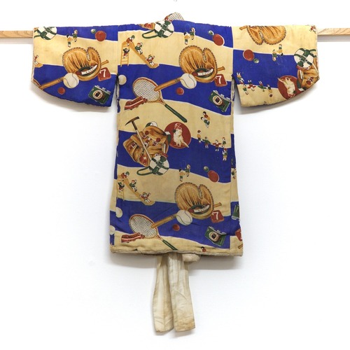 2588 面白柄 子ども着物 綿入 野球 テニス 登山 滑り台 フィルムカメラ アンティーク着物 昭和レトロ ヴィンテージ 古布 リメイク素材