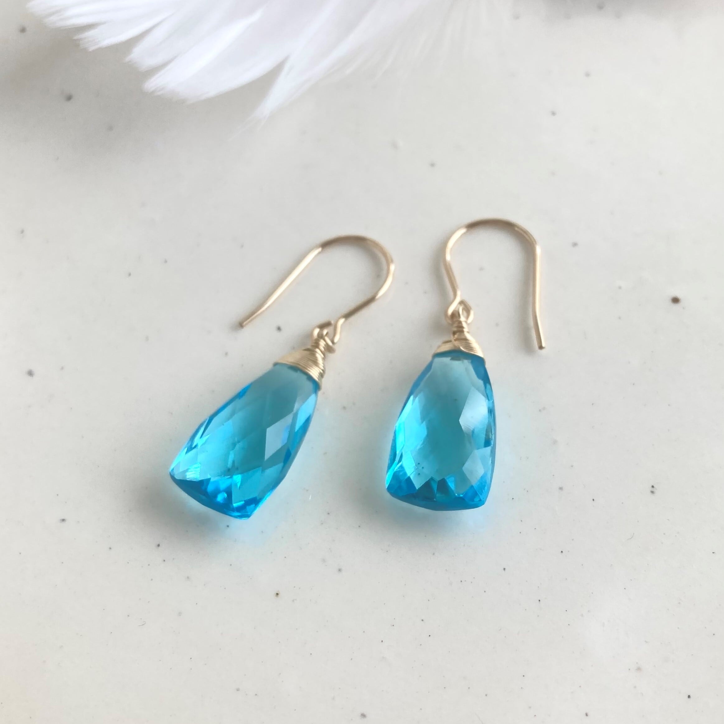 ☆ スイス ブルートパーズ 一粒 14kgfピアス