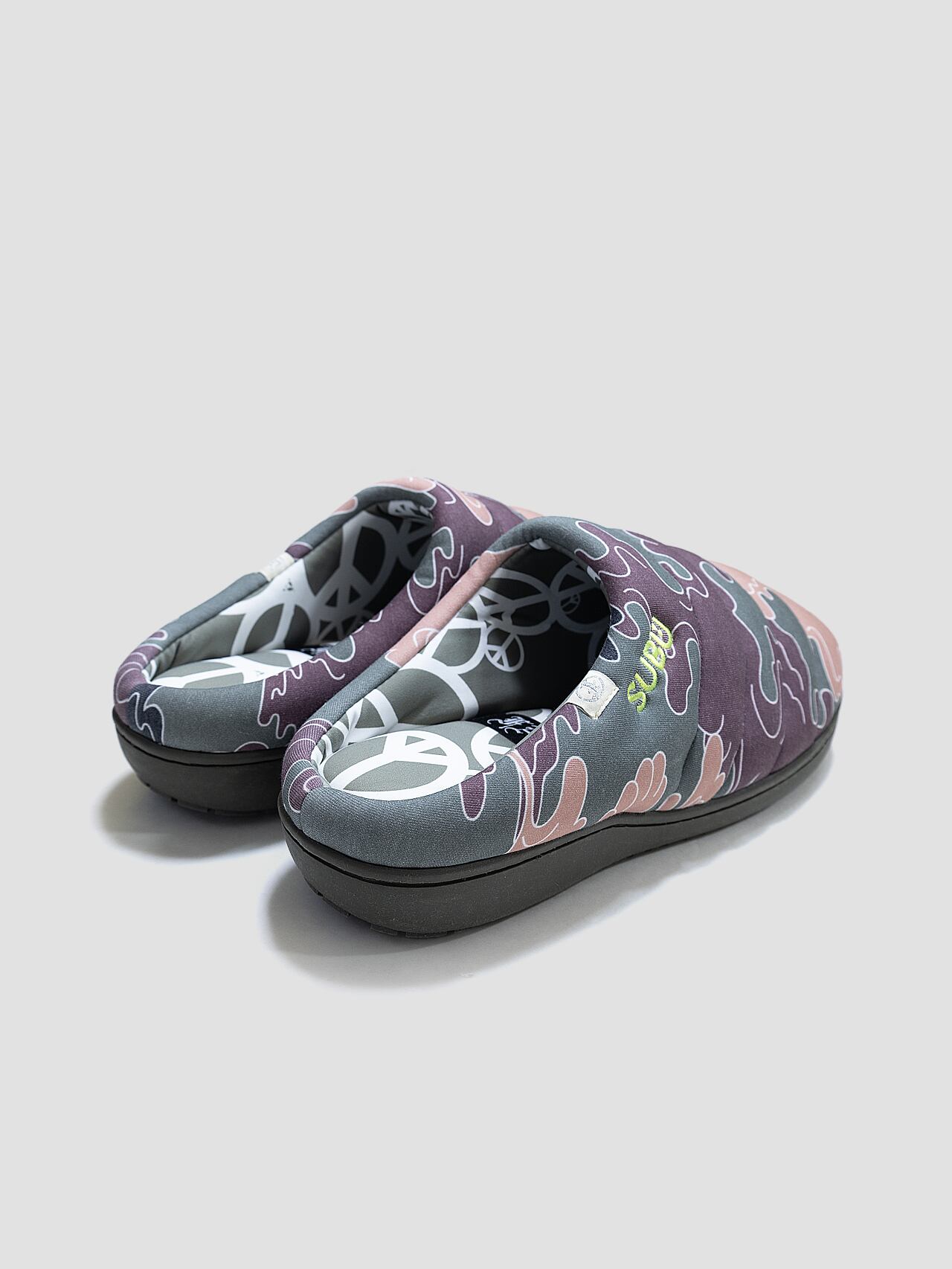 UNEEK BASEMNT - Discover independent style.
