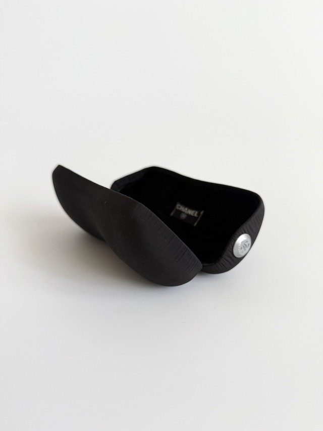 SS1999 CHANEL BUTT CASE