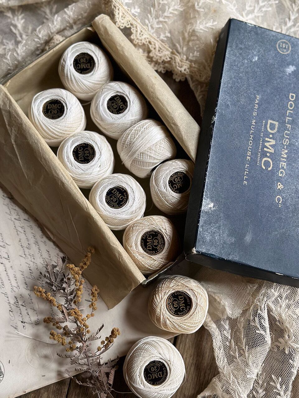 DMC 糸巻き入り紺色の紙箱 メルスリー | Brocante de La Cocotte