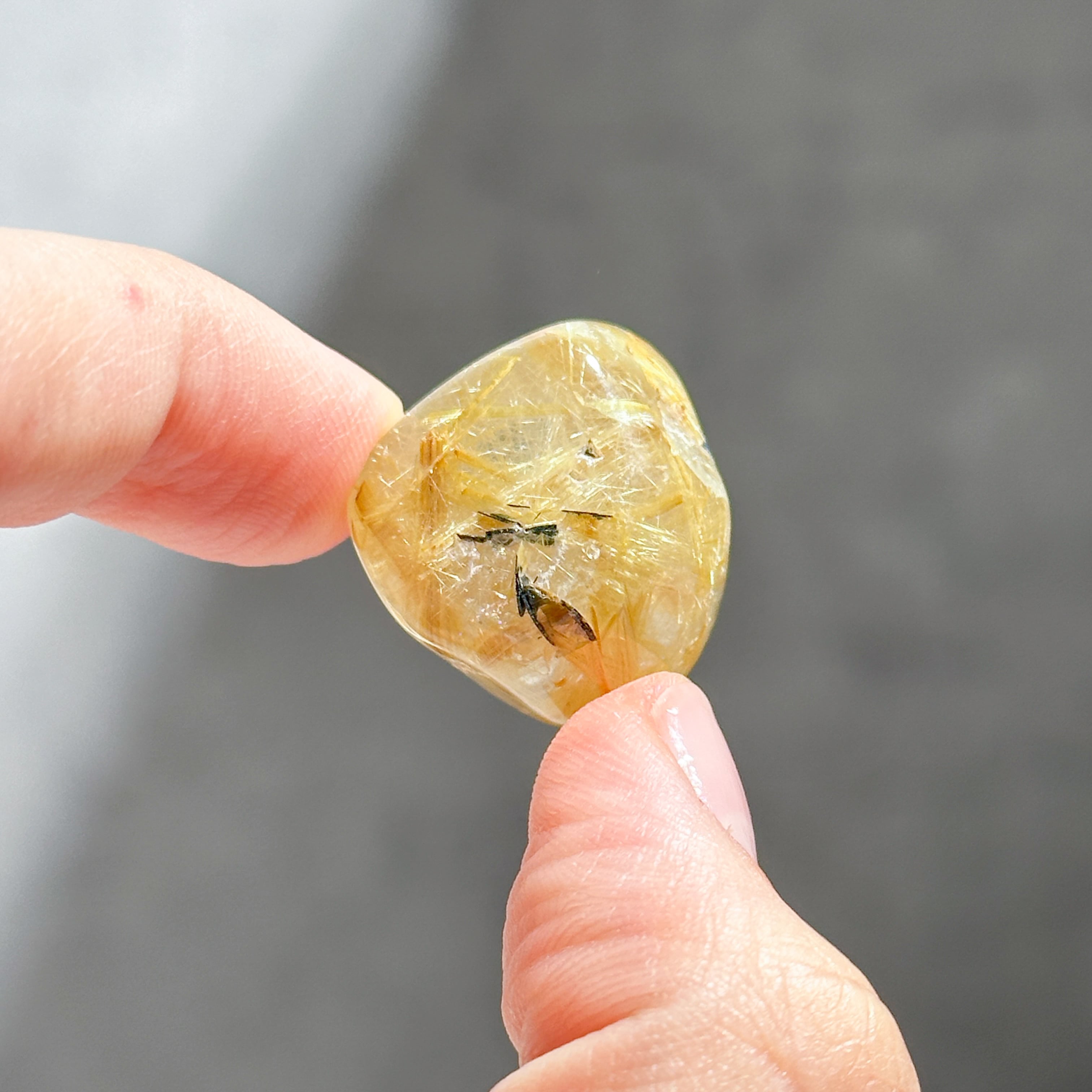 針びっしり◎ルチルインクォーツ タンブル32◇ Rutile in Quartz◇天然石・鉱物・パワーストーン