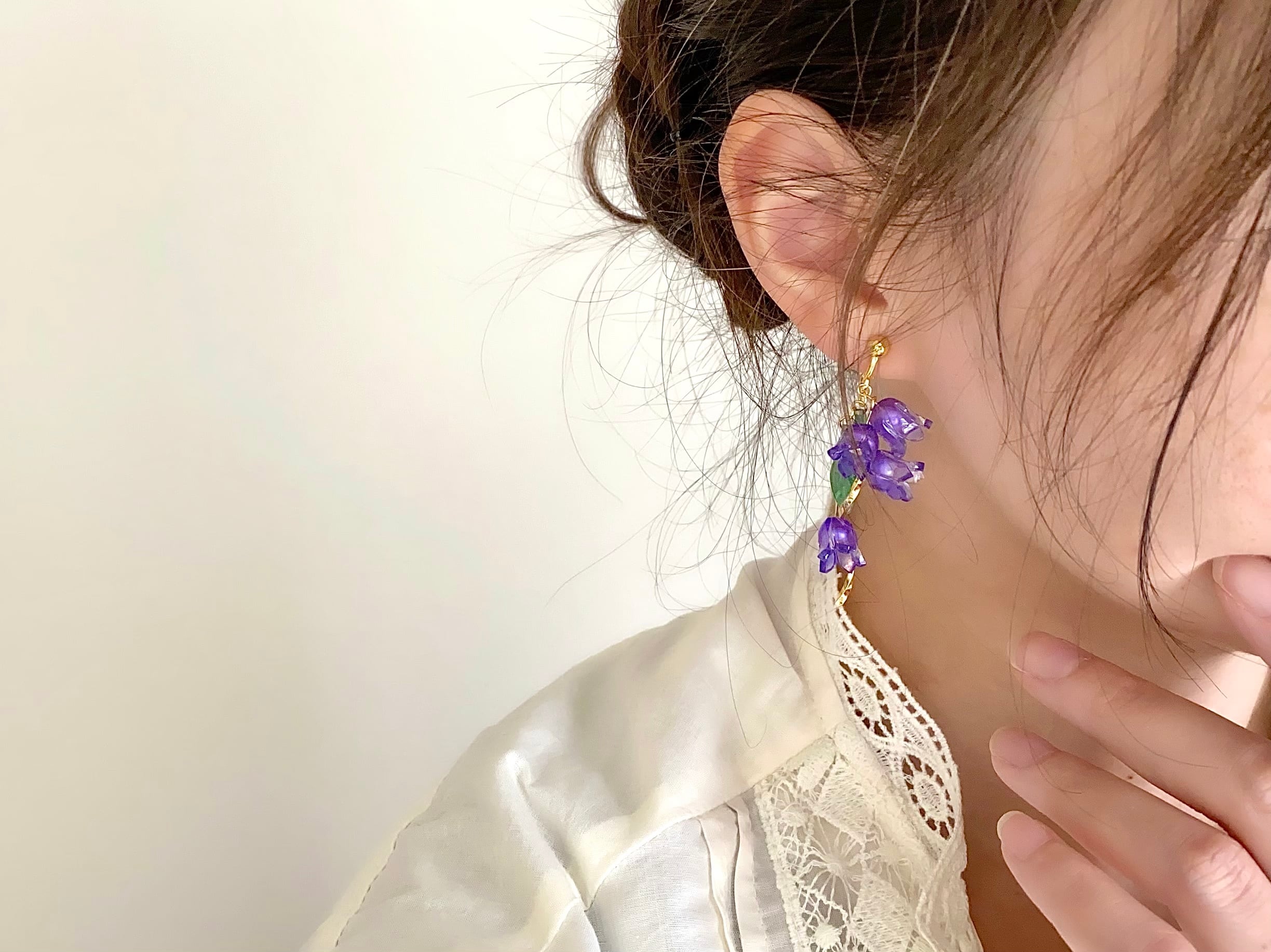 こぼれ咲くリンドウのイヤリング(ピアス) | ユメイロ ウサギ