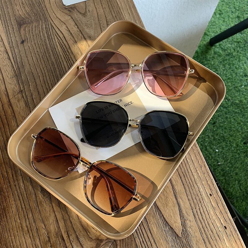 スタンダードレッド レトロ ストリート ブラック・アイド・ピーズ62932617592