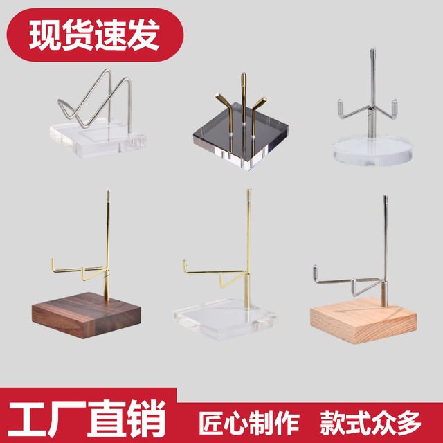水晶翡翠と法螺貝の標本ディスプレイ