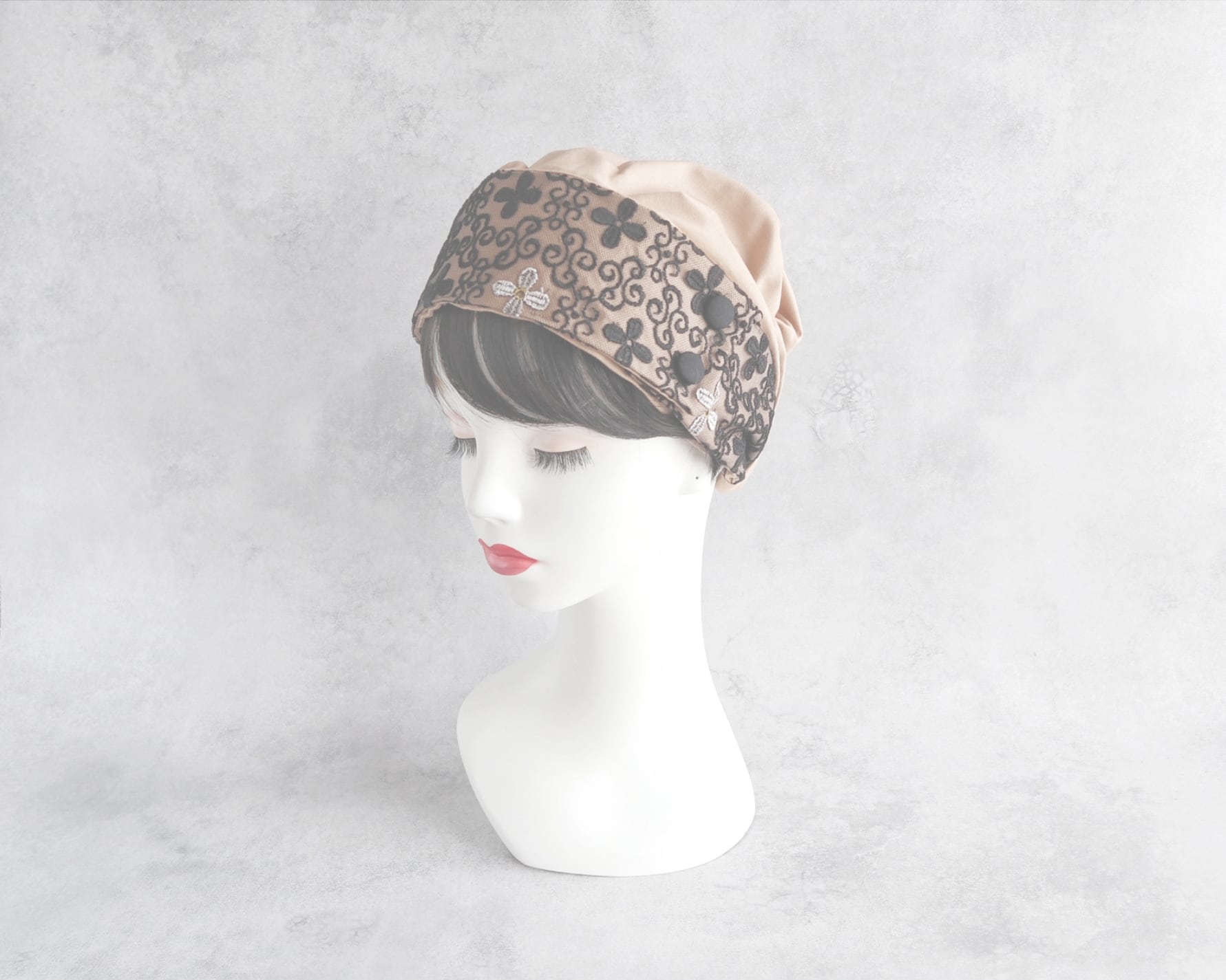 サッシュベルト|Antique Lace Noir × Poudre Beige|前髪ウィッグ付き