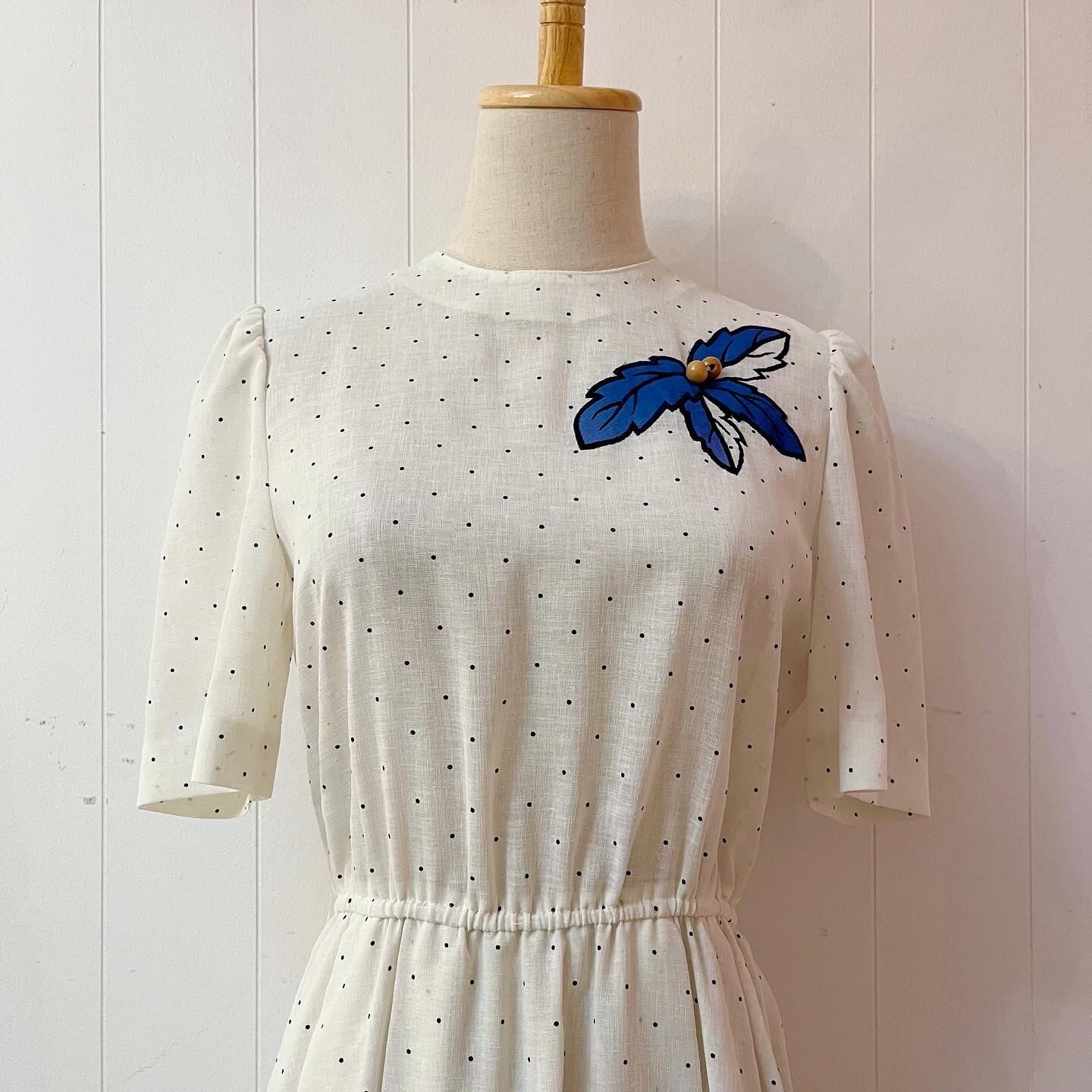 white dot blue leaf one-piece