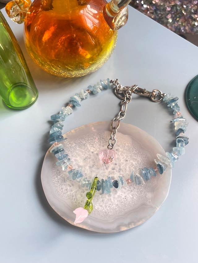 quartz tulip necklace