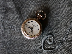 アールヌーボー期　婦人用　懐中時計　フランスアンティーク　ヴィンテージ　ブロカント