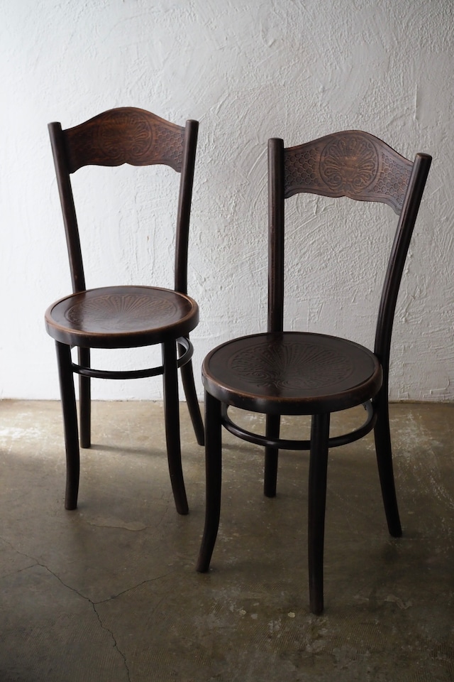 エンボス模様のベントウッドチェア-antique bent wood chair