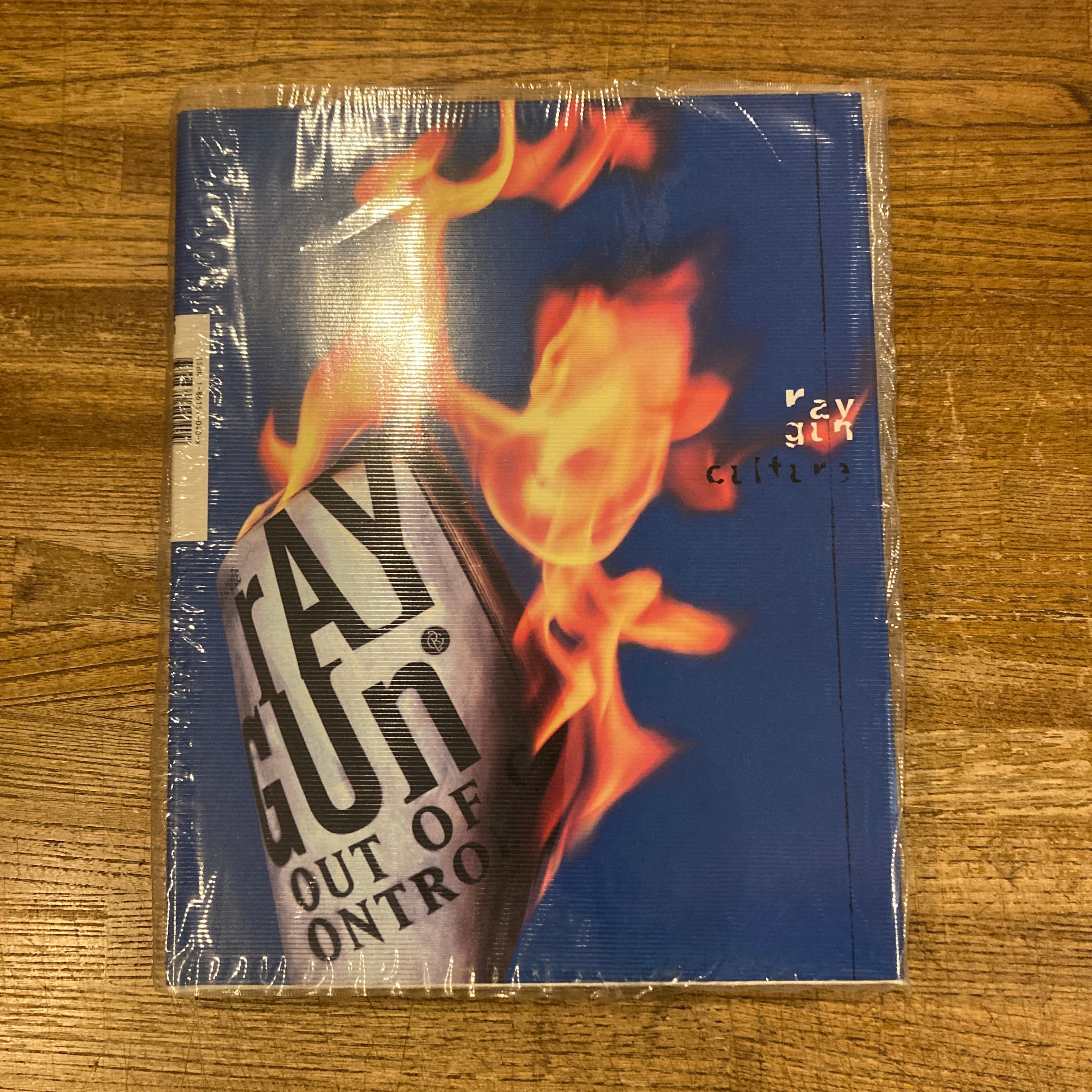 【レア本】RAYGUN OUT OF CONTROL 19c6f12133c48730071b0132ed5e54