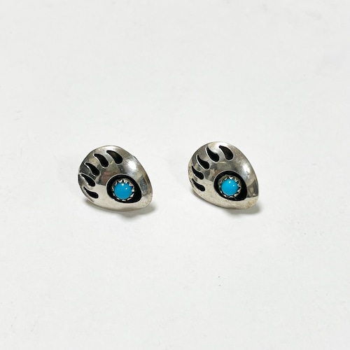 Vintage Southwestern Bear Paw Pirced Earrings