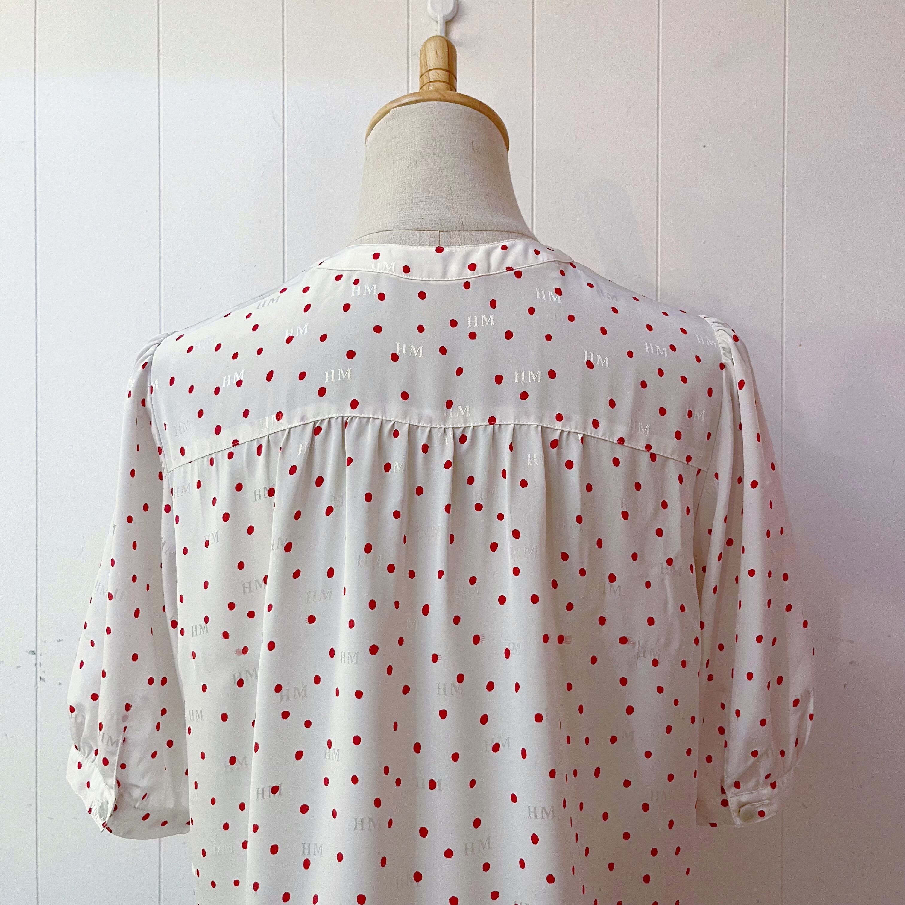red dot pleats white blouse