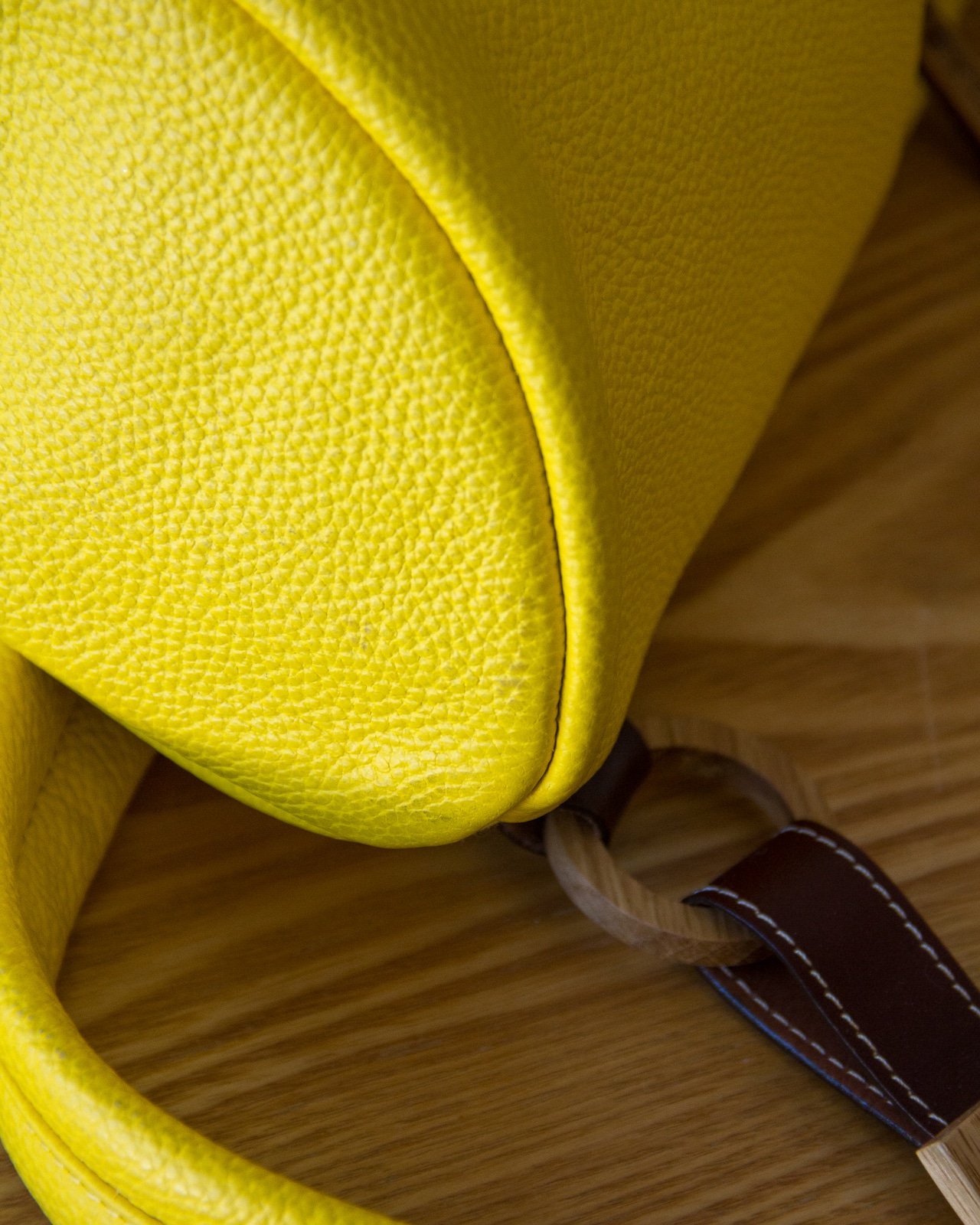 【展示品セール40%OFF|1点限り】WAKKO -わっこ- レザーミニリュック S(イエロー)|旭川木工リング留め具/2WAY