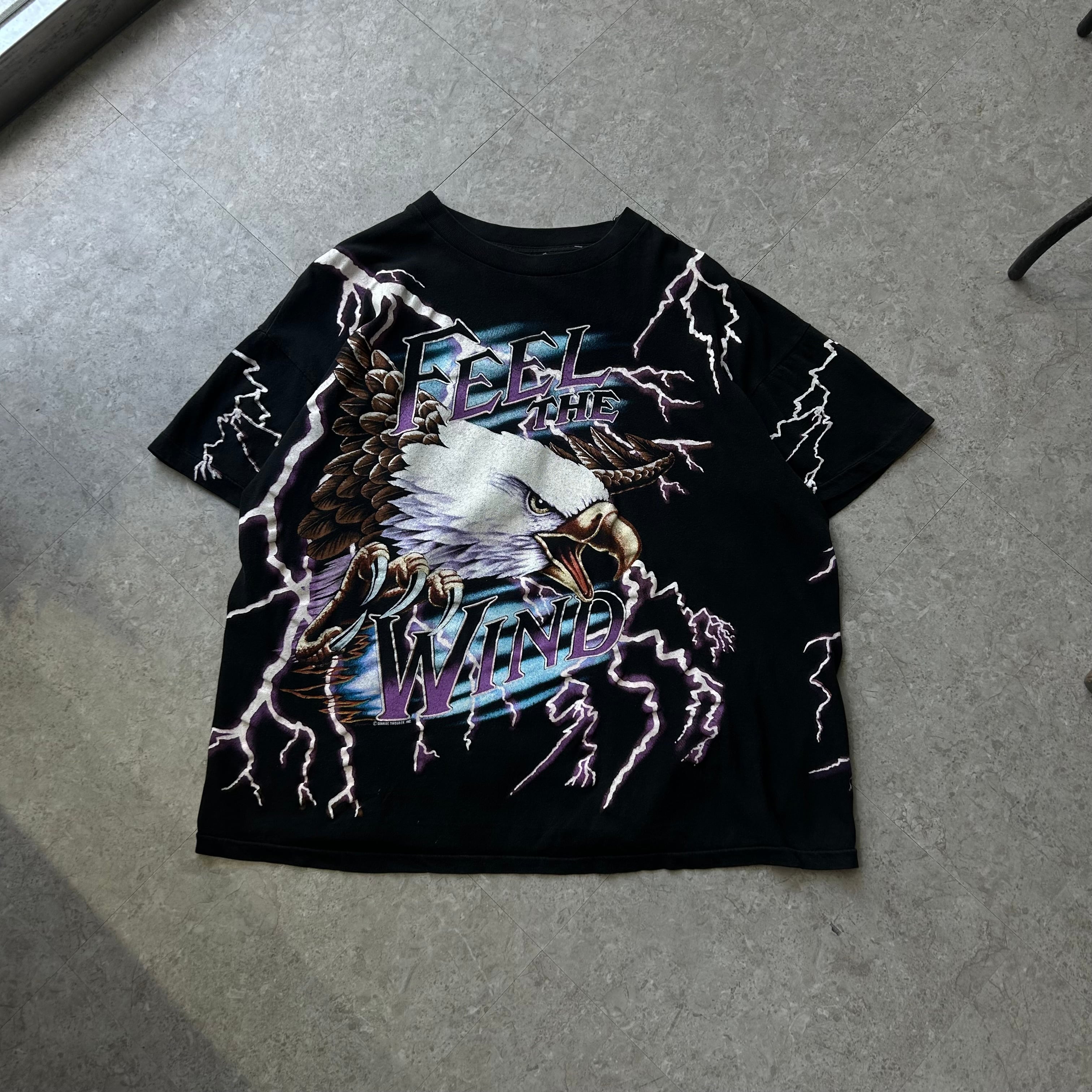 アメリカンサンダー　Tシャツ　FEEL THE WIND Vintage American Thunder Feel The Wind Kanye Mens Adult Shirt Size